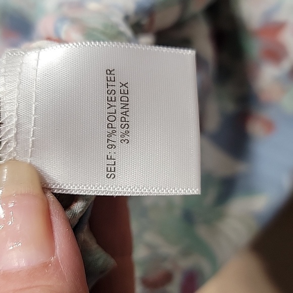 Rose + Olive Size M Muted Blue, Pink, Burgundy & White Floral Tie Front Blouse - Picture 11 of 11